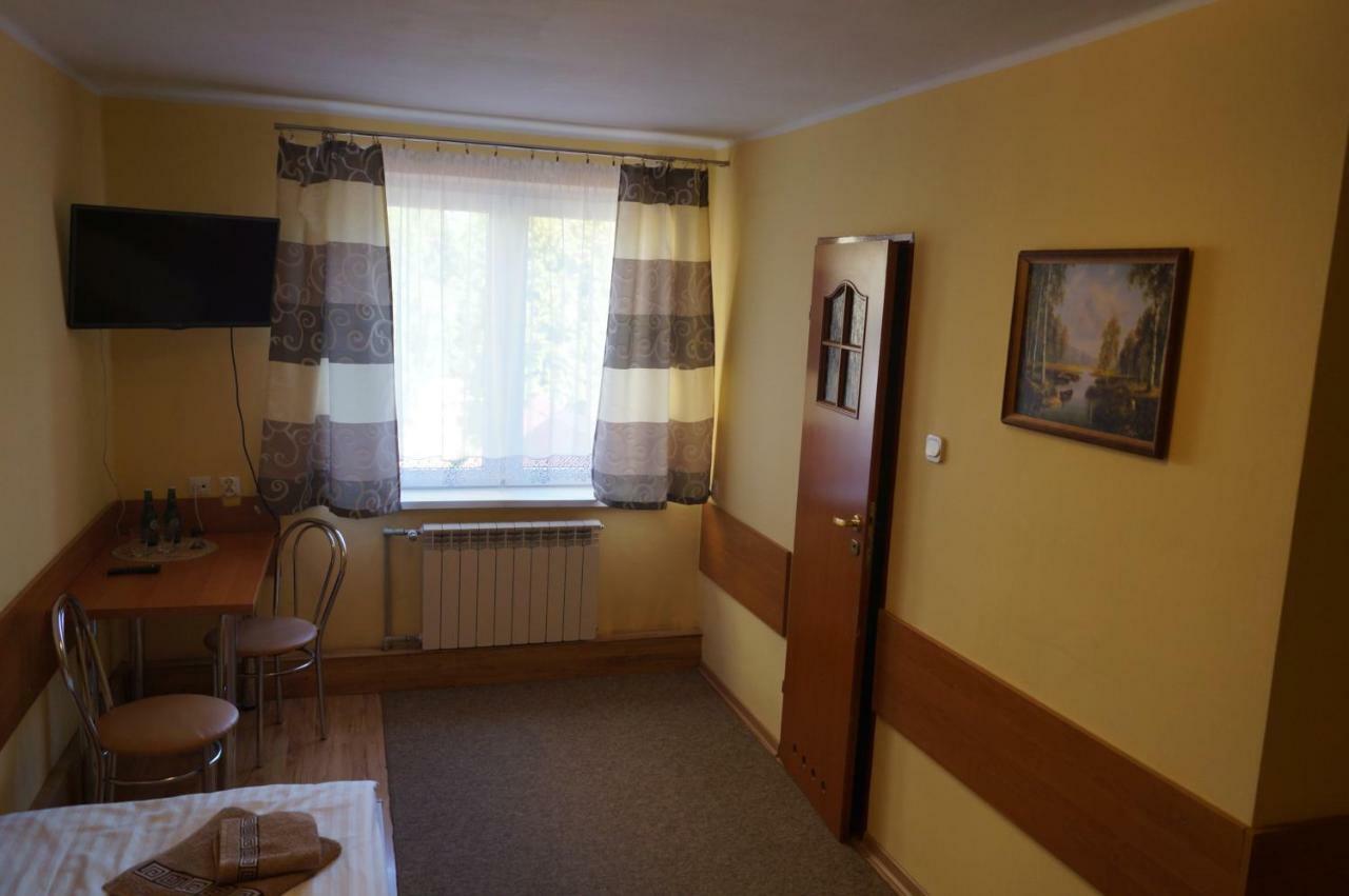 Hotel-Restauracja-Bar Rudka Ostrowiec Świętokrzyski Екстериор снимка